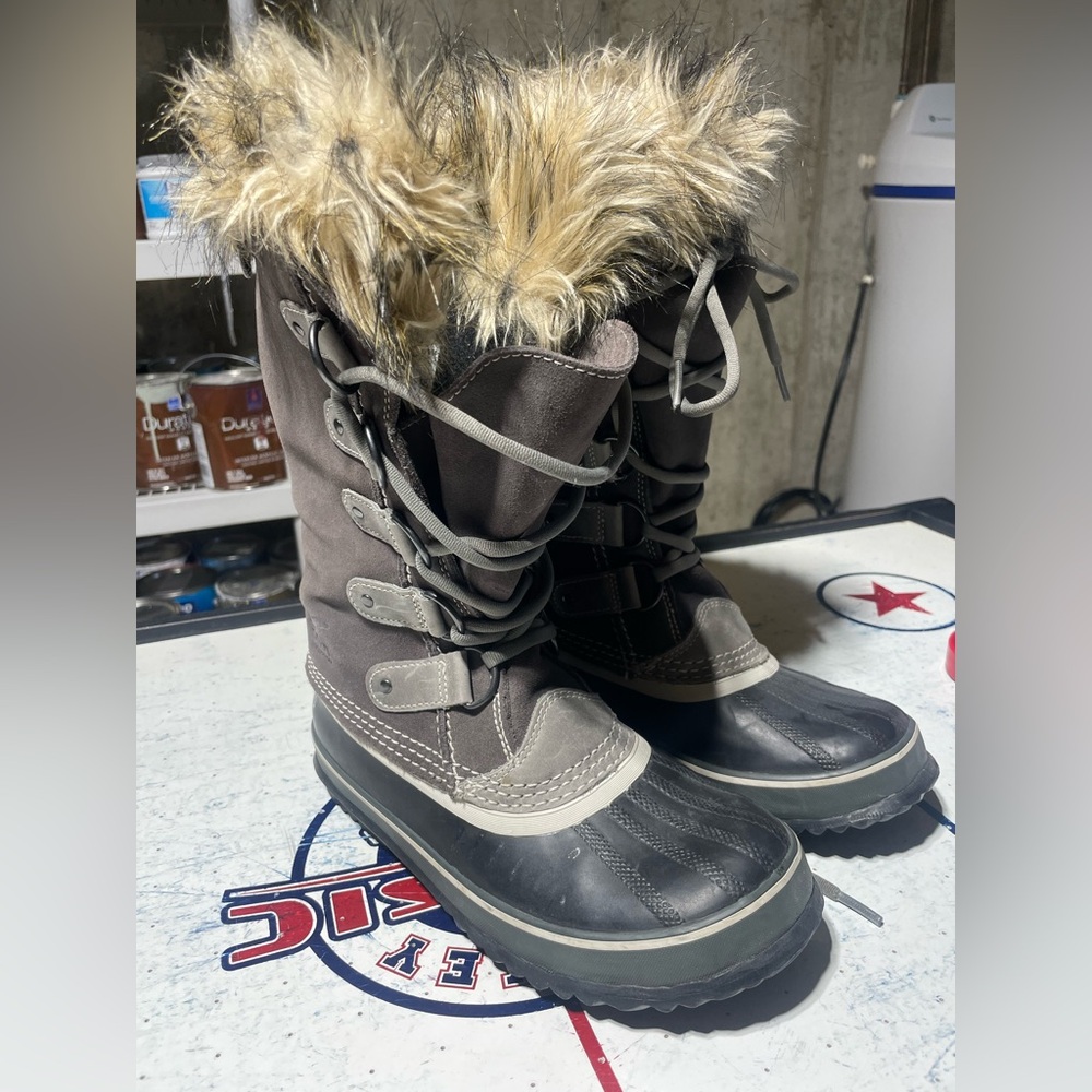 Waterproof Sorel rain/snow boots.